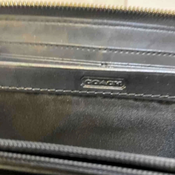 Classic Signature C Jaqard Fabric W/ Buckled Accent Zippered Cardholder Wallet - Picture 6 of 16